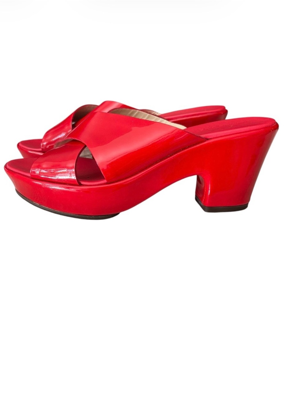 AGL Attilio Giusti Leombruni 
Red Patent Platform Mule Heels - Women